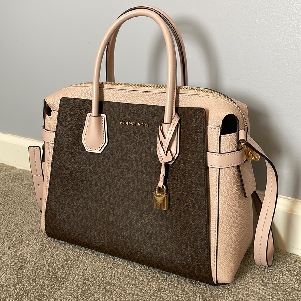 😻Beautiful Michael Kors Mercer Belted Satchel😻